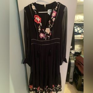 Kate spade deep v embroidered dress